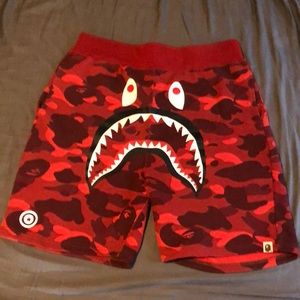 BAPE-Red camo shorts XL